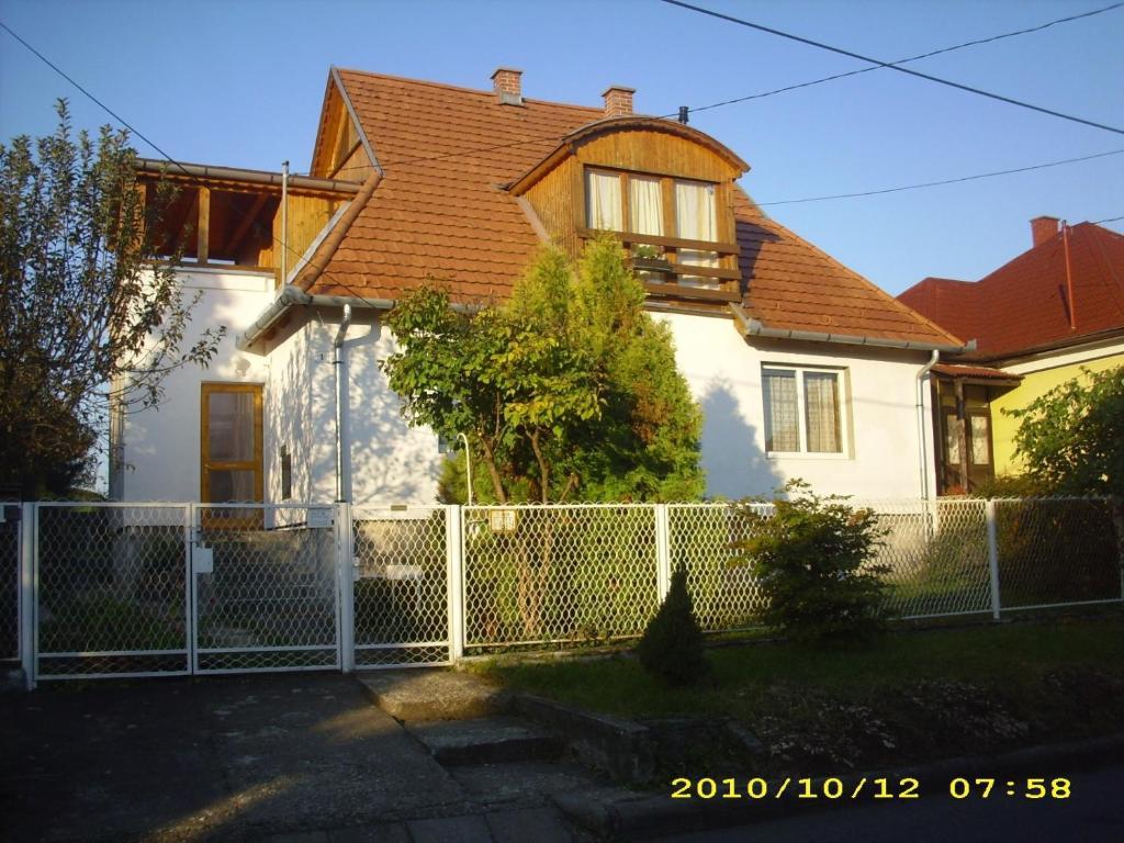 Komfort Apartman Eger Kültér fotó